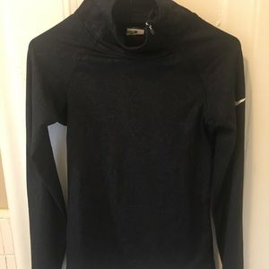 Long sleeved thermal Nike workout quarter zip